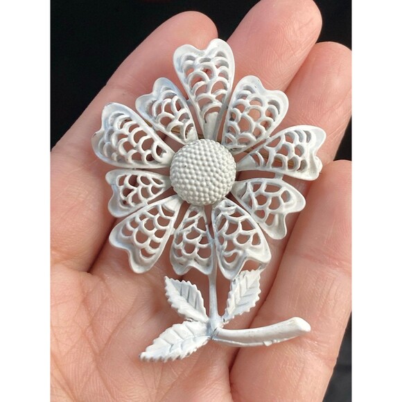 Vintage white enamel flower Brooch